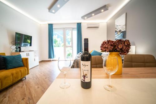 Free Parking Coco Elegant 4ppl AC 1072 Budapest, Akácfa utca 12-14 kép - 3