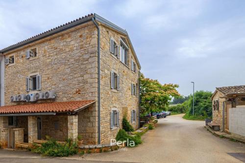 Holiday home Casa LYRA with heated pool in Novigrad 800m from the beach