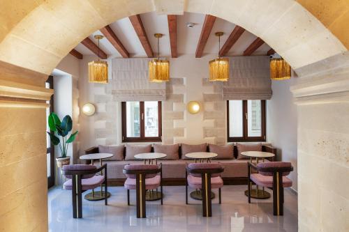 La Montre Luxury Boutique Suites