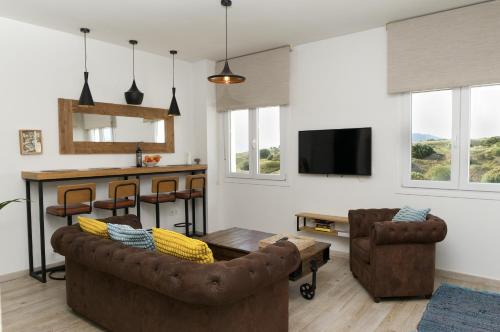 Sunset view * Swimming pool* A/C