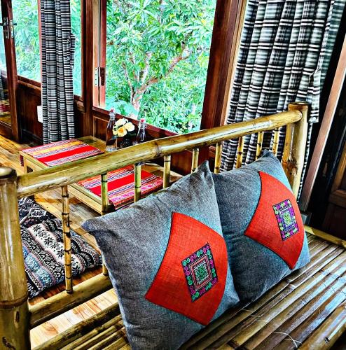 Ruang duduk di Medifarm Mai Châu