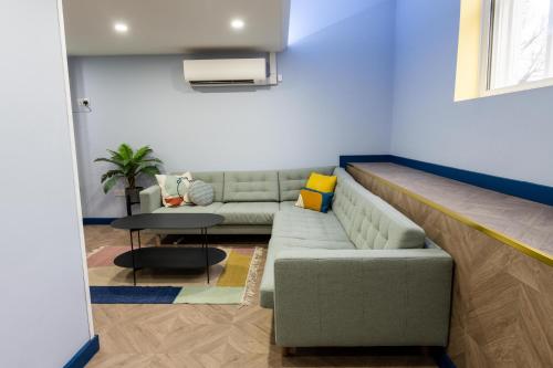Aaron Wise - 51 Fitzhamon Apartments photo 46