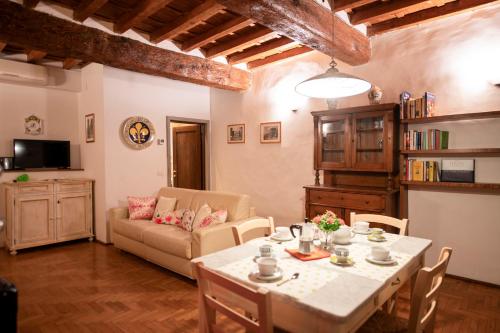 Terme Apartment by Mamo Florence