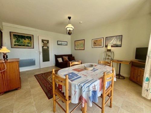 Appartement 2P 42m² à Quiberon, proche plage, loggia S/O, parking, animaux acceptés - FR-1-478-73