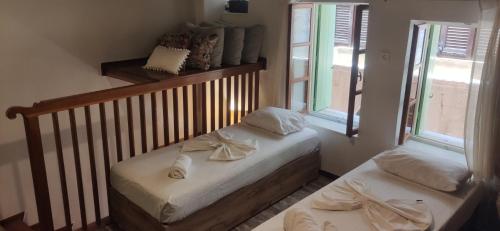 Fivos Residence