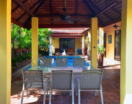 Πισίνα στο ή κοντά στο 4 Bed Villa Private Pool and BBQ Jomtien Beach