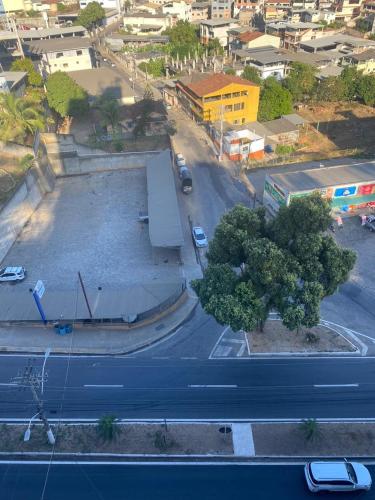 an aerial view of a street in a city at Hotel Rinkao in Cachoeiro de Itapemirim