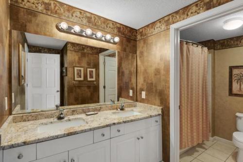 Ένα μπάνιο στο Majestic Sun 1013A