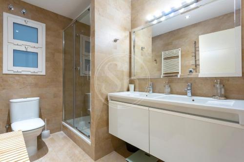 Cozy apartment beside Sagrada Familia