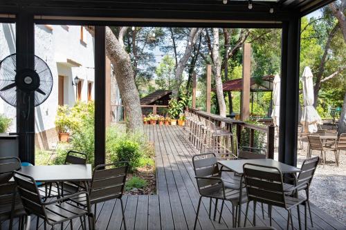 Restoran atau tempat lain untuk makan di TAIGA Lake Caspe