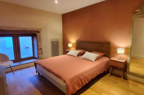 Gallery image of Maison romane avec jardin dans le centre de CLUNY in Cluny