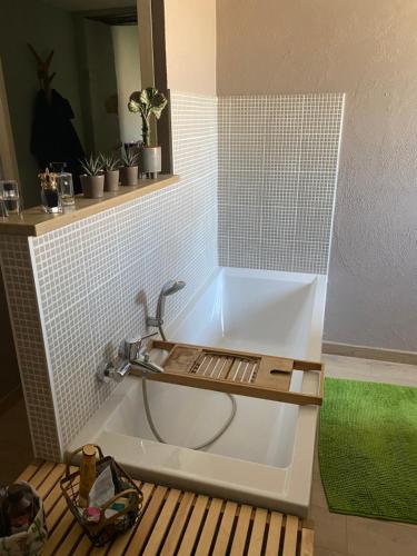 Photo de la galerie de l'établissement Atelier de Boheme, à Le Bourdet