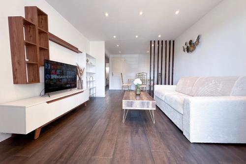 POINCARE 4 - Lumineux, rénové, central et calme à Juan les Pins