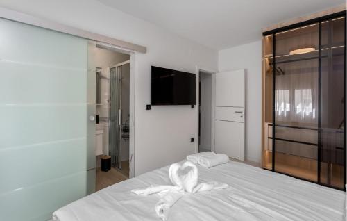 Lovely Apartment In Novi Vinodolski