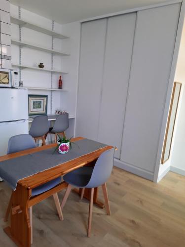 Photo de la galerie de l'établissement STUDIO proche PARIS RER D direct STADE de FRANCE et BERCY, à Maisons-Alfort