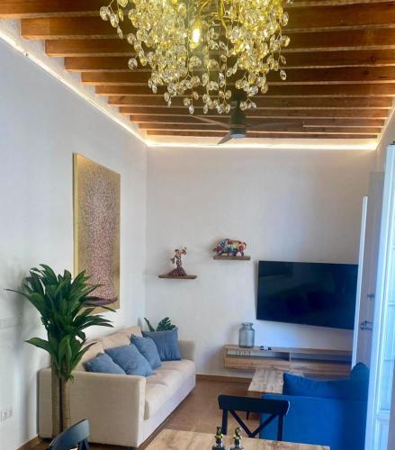 CASA NATY, Espacioso Renovado Apartamento en el Centro de Malaga
