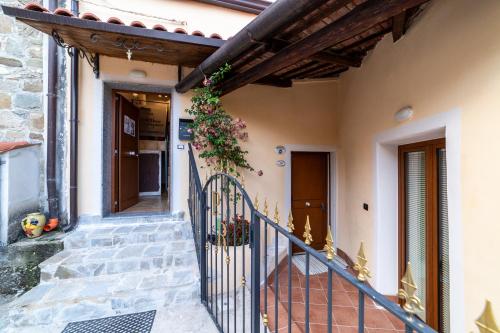 an external view of a house with a stairway at Portico Rodriguez Abatemarco in Abatemarco