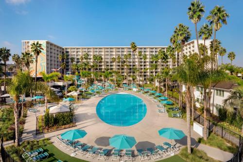 Town and Country San Diego Image
