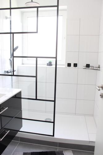 Koupelna v ubytování 1 Privatzimmer in Dreizimmer Wohnung Lemgo Innenstadt Ferien Unterkunft