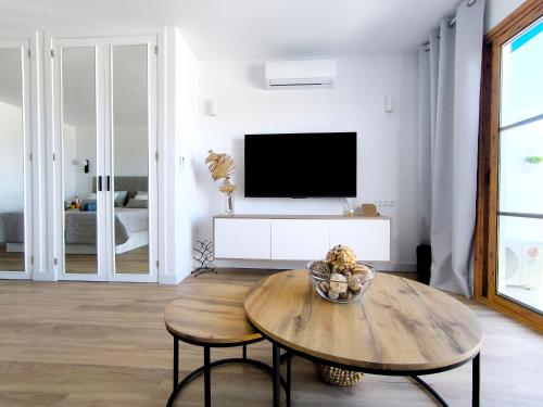 Los Cristianos - breathtaking view, AC, heated pool, fibre net
