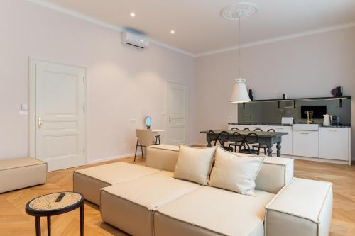 Η κουζίνα ή μικρή κουζίνα στο Villa Elizabeth - Apartment with Garden