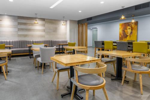 Restaurace v ubytování Holiday Inn Express San Jose Forum by IHG