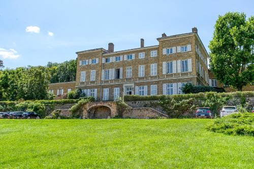 Séjourner au Château de la Roue Grand appartement