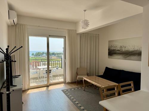 Deluxe Apartment with Balcony and Sea View