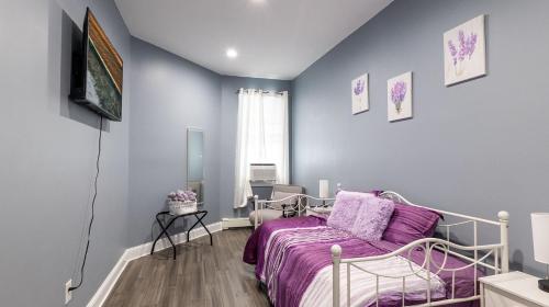 Кровать или кровати в номере New Condo Liberty State Park Jersey City NJ NYC