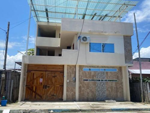 El edificio en el que está la casa de huéspedes