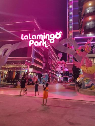Hosté ubytování FlamingoHải Tiến- IBIZA
