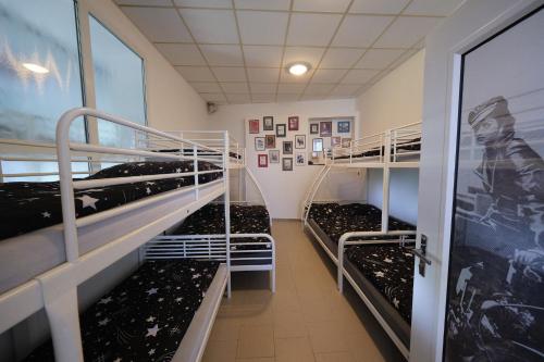 Narivoodi või narivoodid majutusasutuse Hostel Doupě Humpolec toas