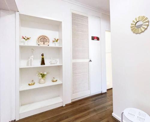 Gallery image of 3-Bedroom Seaside House In Sandringham in Sandringham