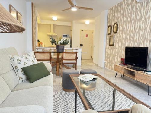 Nuevo Torremolinos Close to Beach Sinese Design Homes