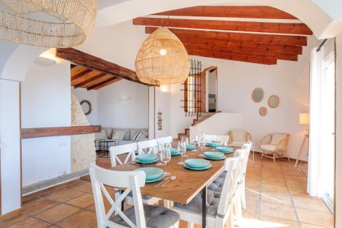Villa Eliane with amazing sea views and large private swimming pool!