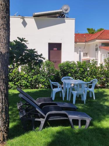 Κήπος έξω από το B&B Villa VITTORIO