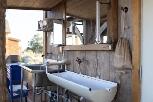 Fotografie z fotogalerie ubytování Cozy Glamping Retreat b w Zion & Bryce Canyon Wifi v destinaci Fredonia