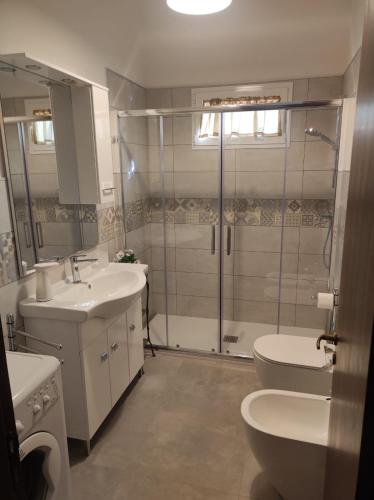 Ένα μπάνιο στο B&B Villa VITTORIO