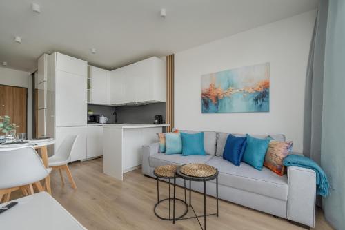 Modern & Cozy Przedmiejska Apartment in Wroclaw by Noclegi Renters