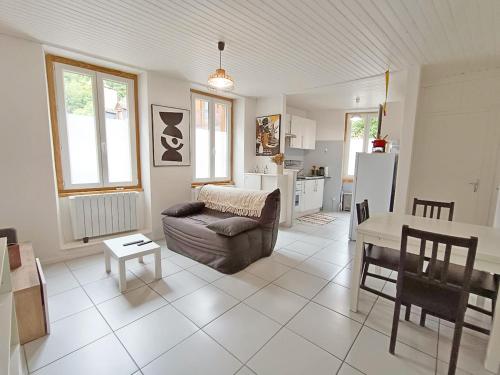 Sky, T3 rénové, wifi, 4 personnes