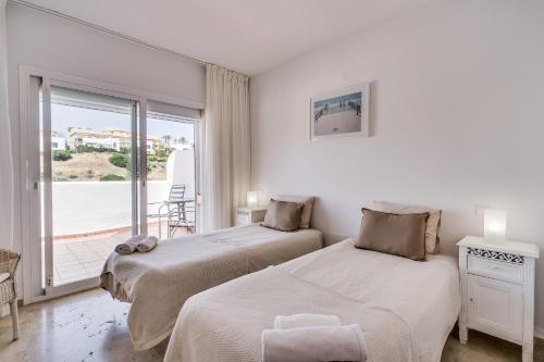 Family-Friendly Garden Apartment - Lunymar Golf Estepona, Pool & Near Beach