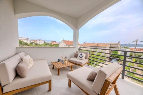 Luxury apt near beach w big terrace and sea view