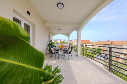Luxury apt near beach w big terrace and sea view