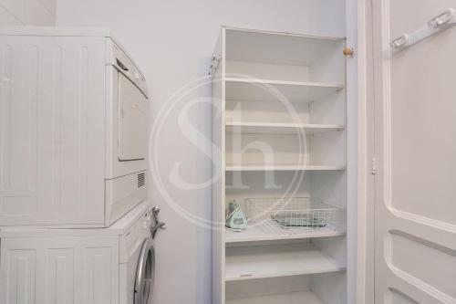 Spacious Eixample Stay Near Metro and Attractions