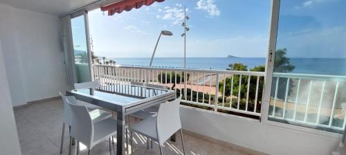 Luxury Primerísima Línea Playa Poniente Benidorm con 6,5 mts de Vistas Frontales al mar y Parking