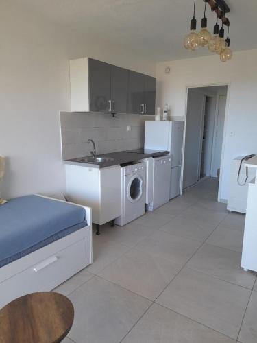 Studio vue mer Port de Hyères