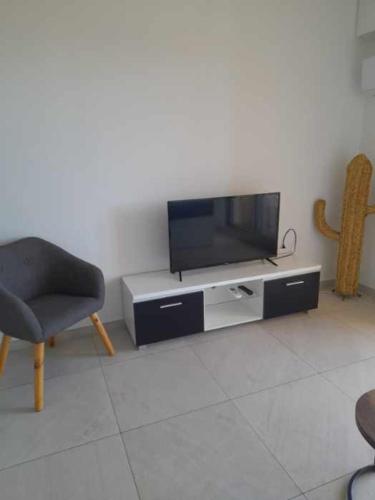 Photo de la galerie de l'établissement Studio vue mer Port de Hyères, à Hyères