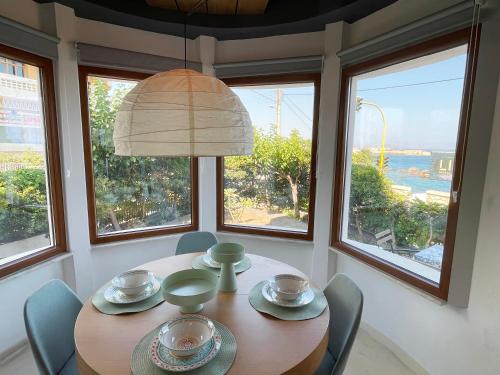 NAOS-Sea front vacation rental by Chania center
