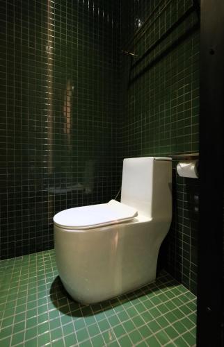 Ένα μπάνιο στο HOTEL le JARDIN SECRET saigon