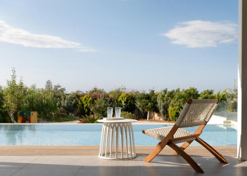 Alba Bianca Villa, Family Retreat with Heated Pool By ThinkVilla